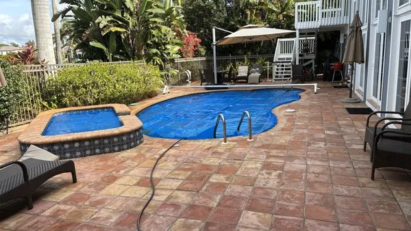 naples pool cleaning services