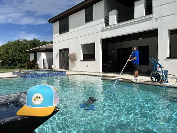 pool cleaning services orlando
