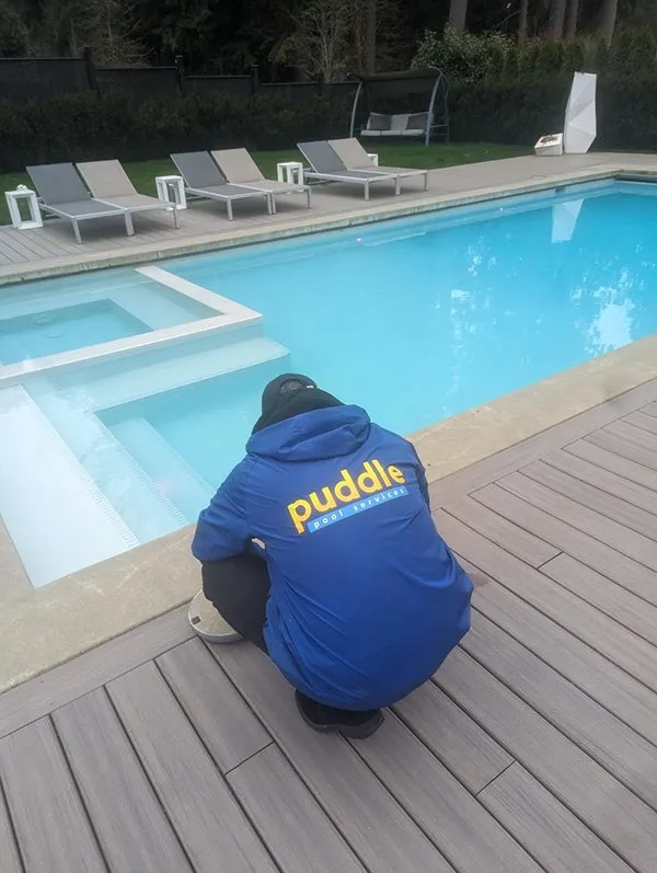 north vancouver pool cleaning