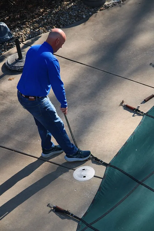 installing pool Safety cover