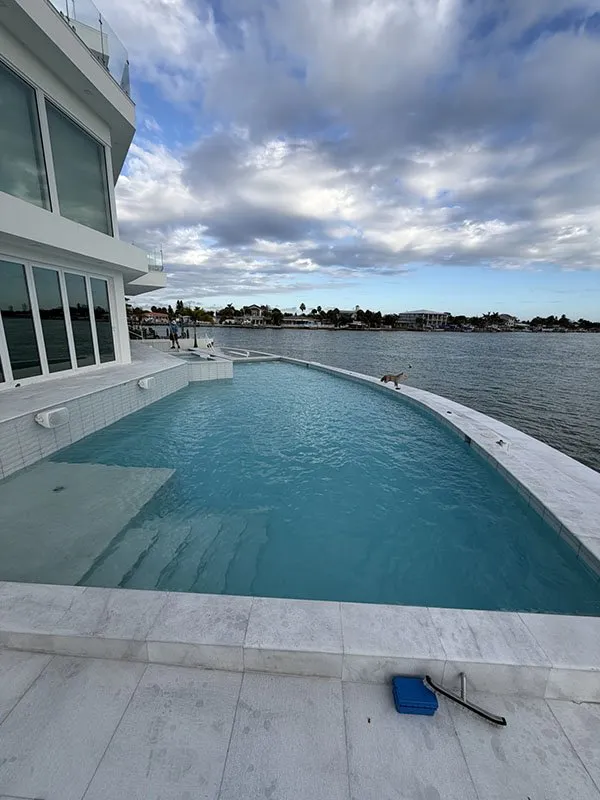 St. Petersburg commercial pool cleaning